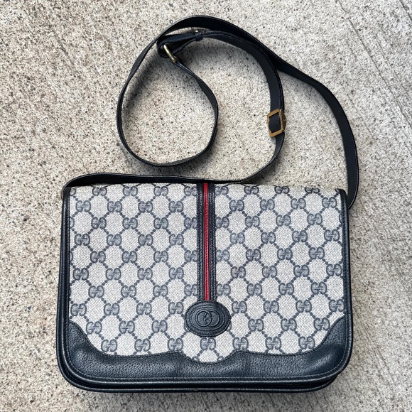 Vintage Gucci Sherry Line GG Navy PVC Leather Crossbody Purse - Picture 1 of 15